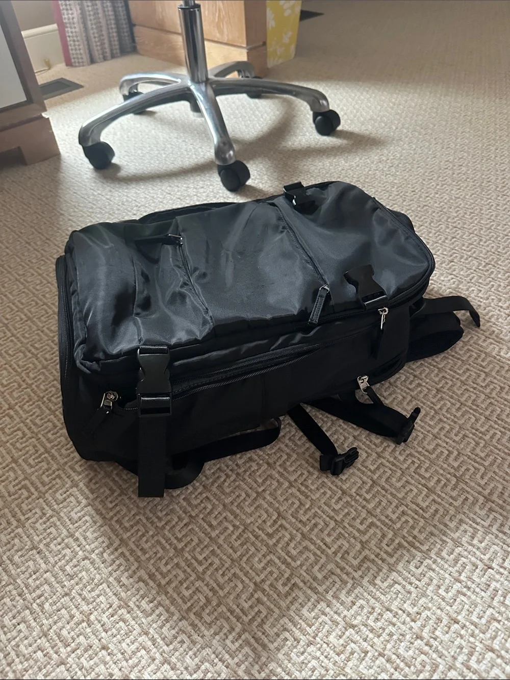 Black Men's Travel Backpack - Sleek Everyday Carry
